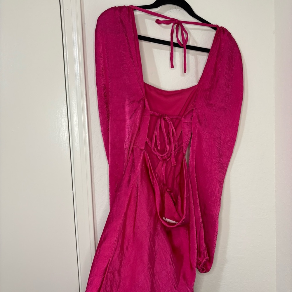 Lovers + Friends Azusa mini dress in berry pink satin crinkle fabric size small - Picture 9 of 12